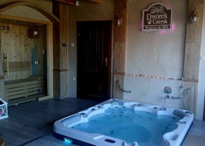 Jacuzzi 5-osobowe z hydromasazem - SPA na Urzeczu